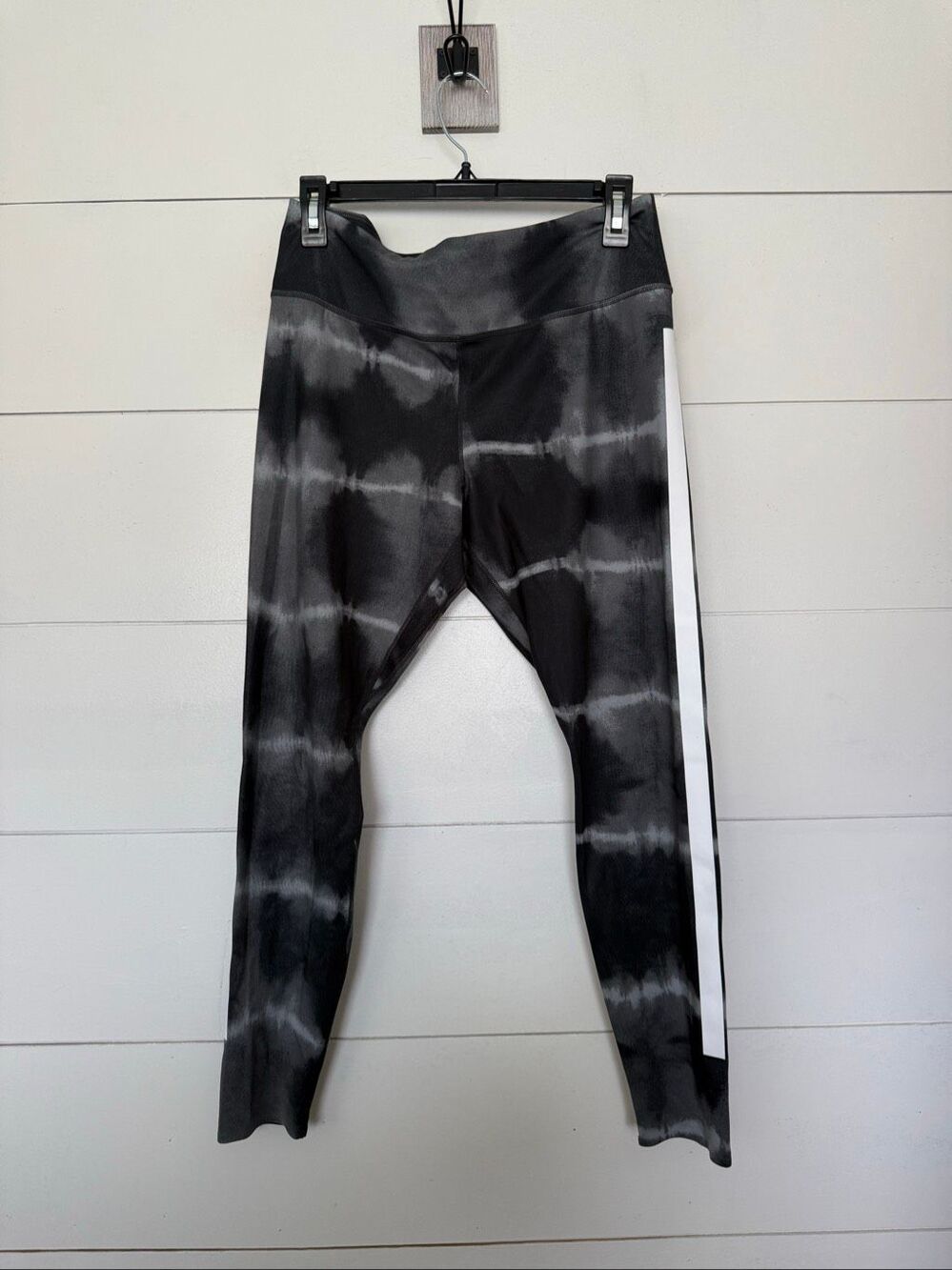 Nike Women’s Large Grey Black White Leggings Pants Ankle Dri Fit